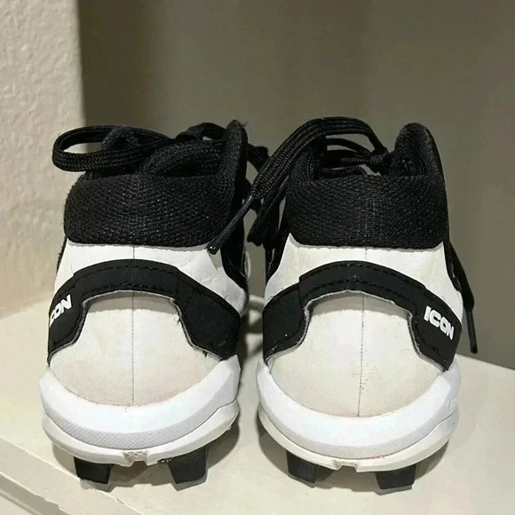 Adidas Icon 7 Baseball Cleats Youth Sz 13K Black White Mid Molded Lace Up S23704 - Picture 7 of 9